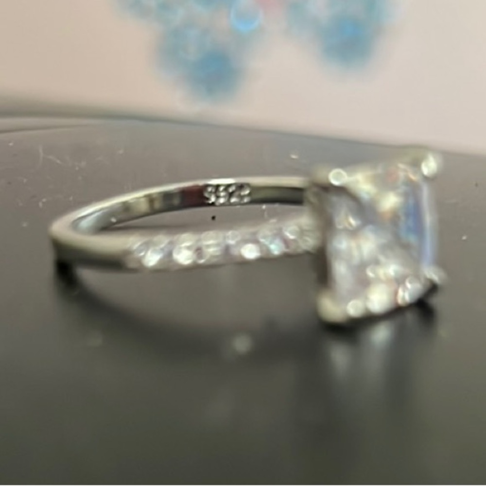 Elegant Silver Women's Ring - Picture 5 of 5